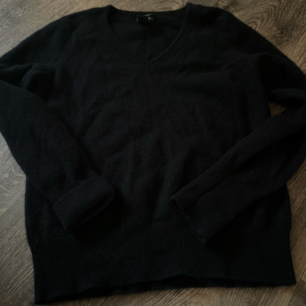 HALOGEN 100% CASHMERE BLACK SWEATER SIZE M